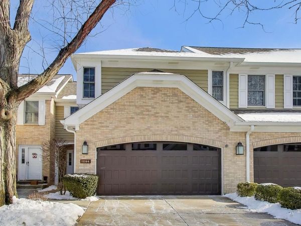 11144 Indian Woods Drive, Indian Head Park, IL 60525
