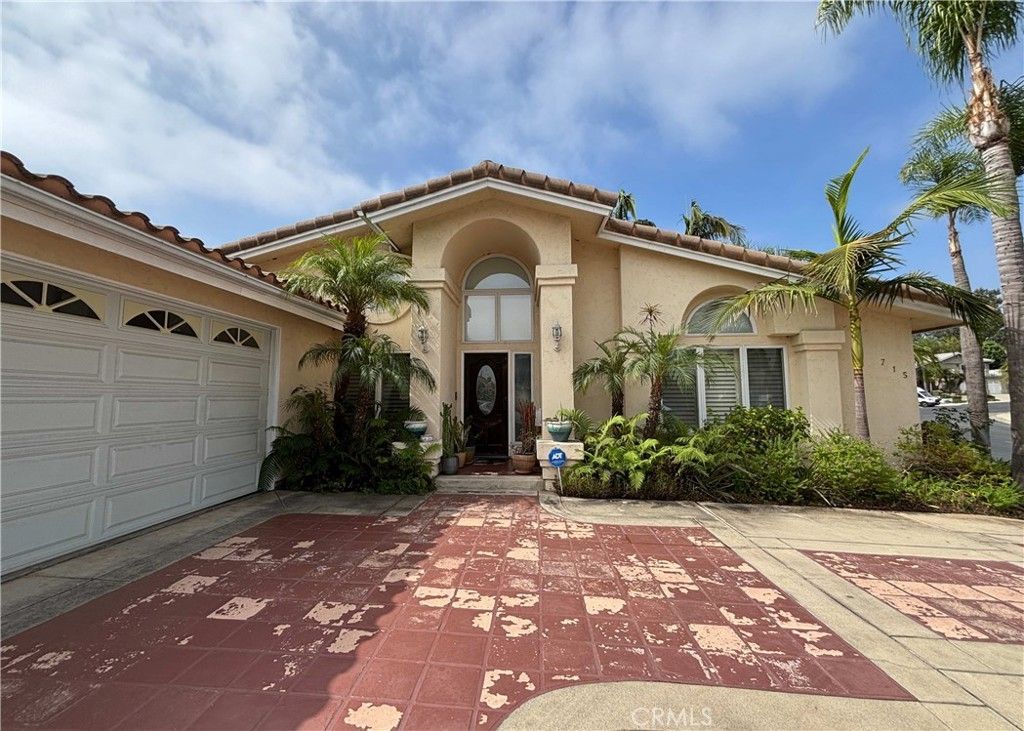 715 N Lariat, Long Beach, CA 90815 Main Photo