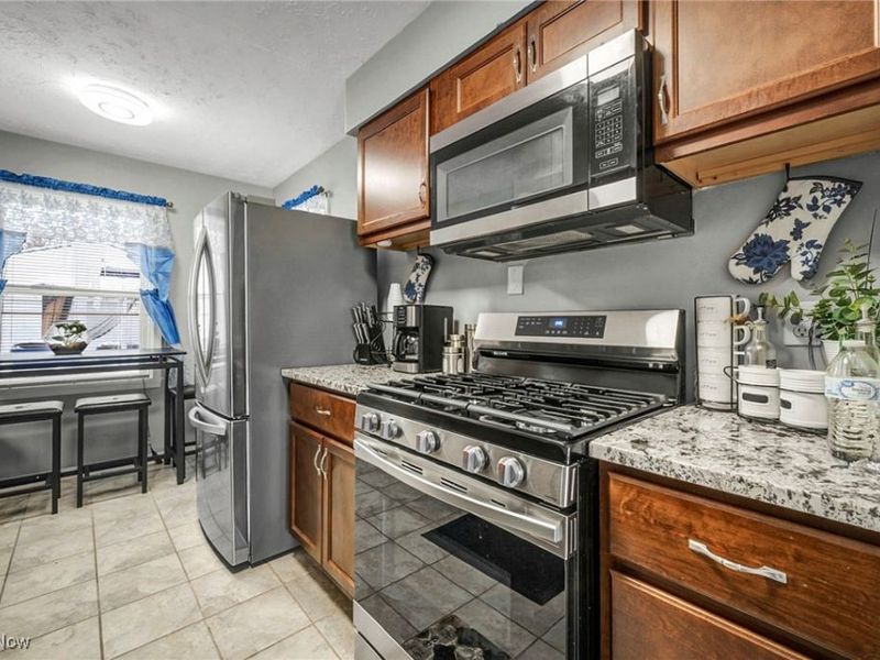 12112 Carrington Avenue, Cleveland, OH 44135 Photo 9