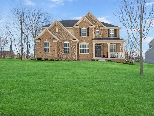 12554 Meadowview Drive, North Royalton, OH 44133