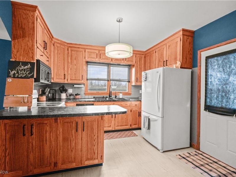 112 Iron Street, Bucyrus, OH 44820 Photo 4