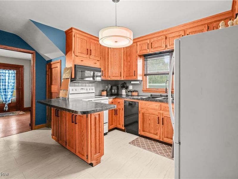 112 Iron Street, Bucyrus, OH 44820 Photo 5