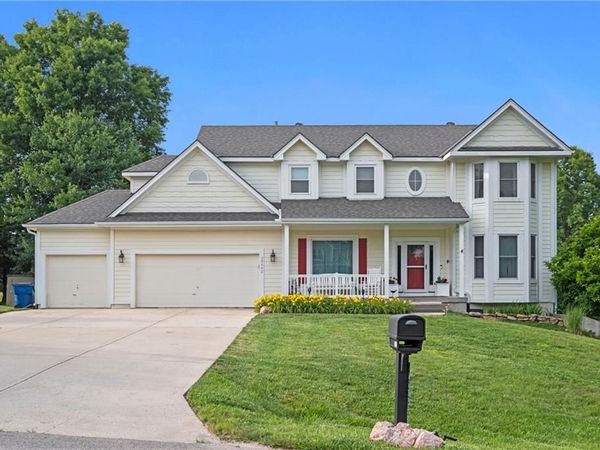 30602 W 84th Circle, De Soto, KS 66018