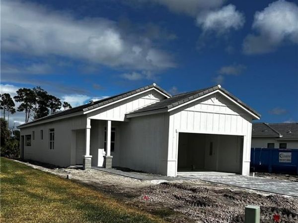 435 SE Via Sangro, Port St Lucie, FL 34952