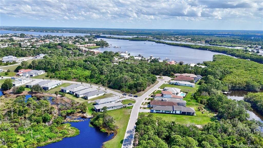 435 SE Via Sangro, Port Saint Lucie, FL 34952 Photo