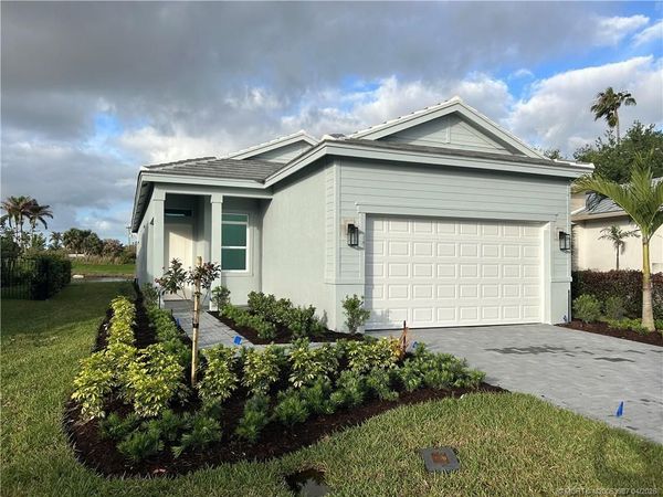 179 SE Via Tirso, Port St Lucie, FL 34952