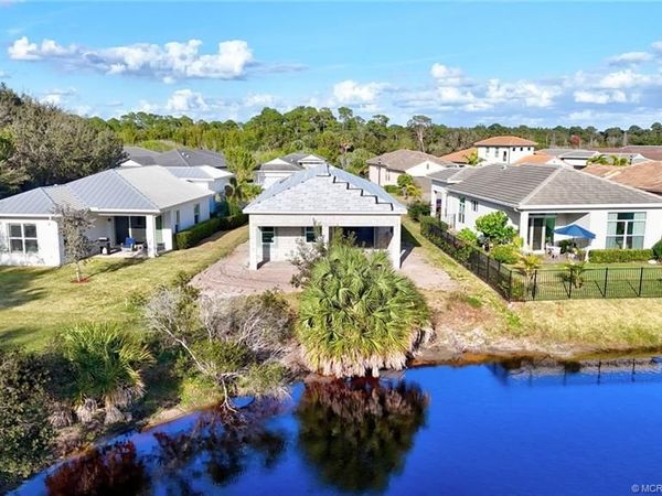 179 SE Via Tirso, Port St Lucie, FL 34952