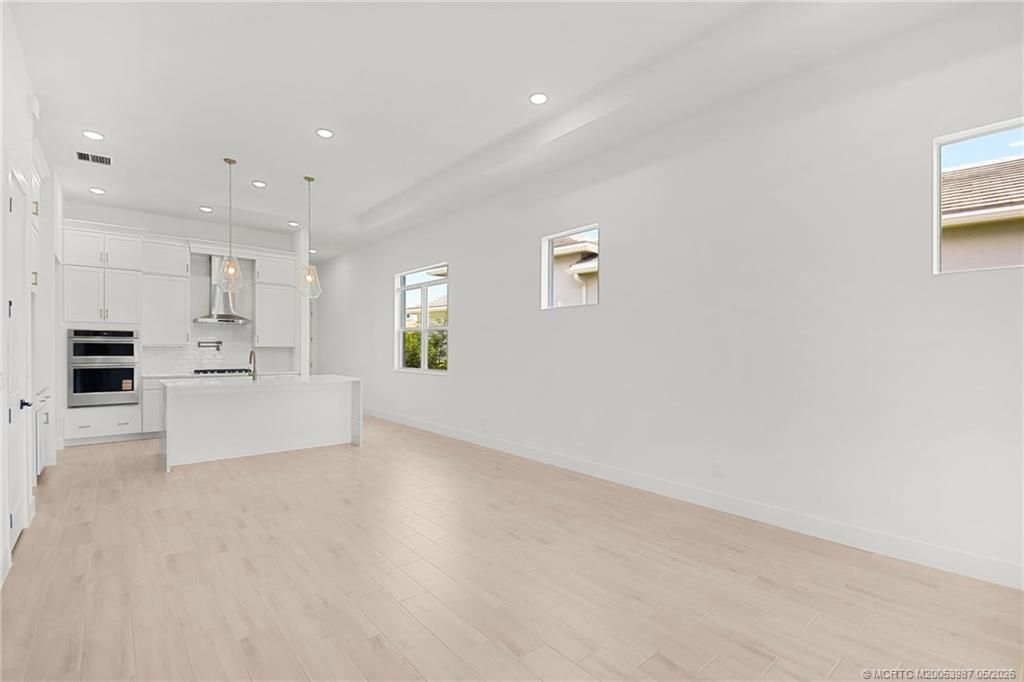 179 SE Via Tirso, Port Saint Lucie, FL 34952 Photo