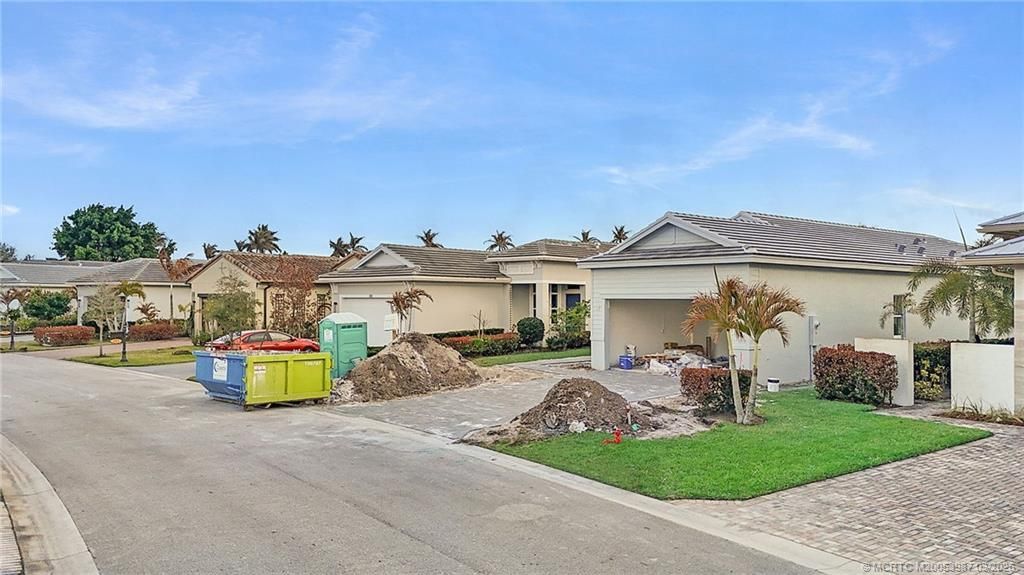 179 SE Via Tirso, Port Saint Lucie, FL 34952 Photo