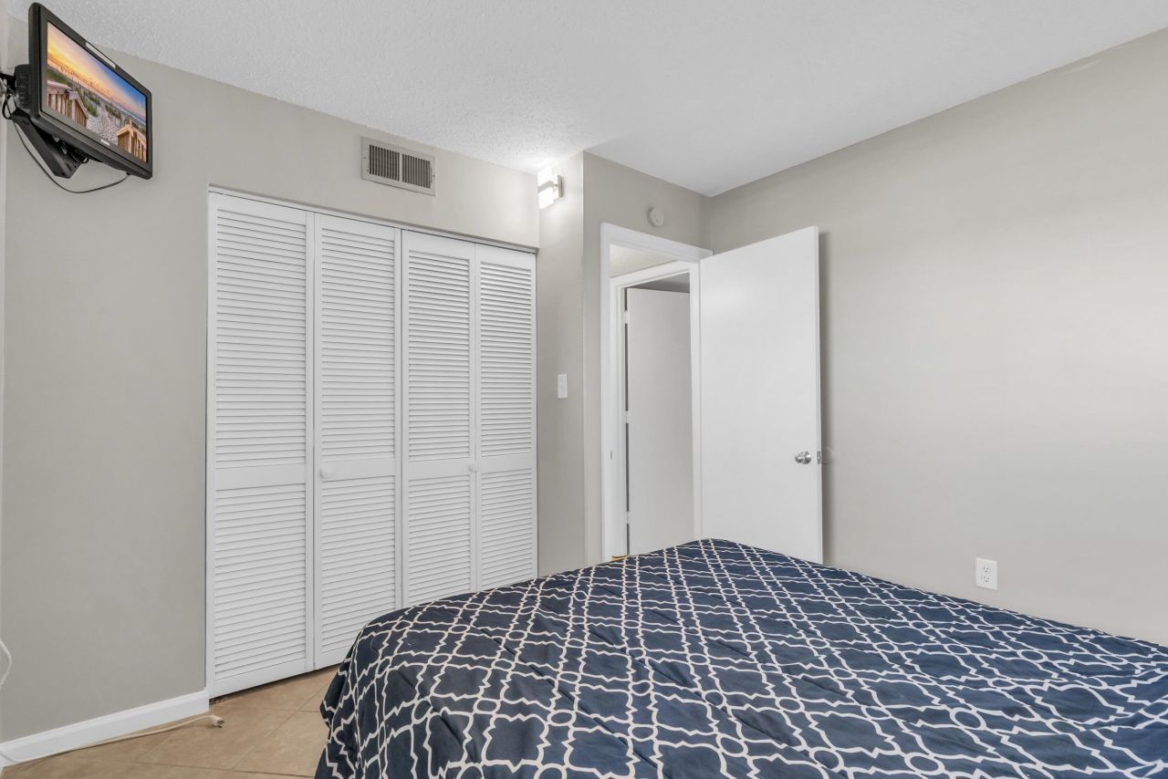 5806 N Ocean Blvd. Photo 29