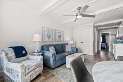 200 76th Ave. N photo 4