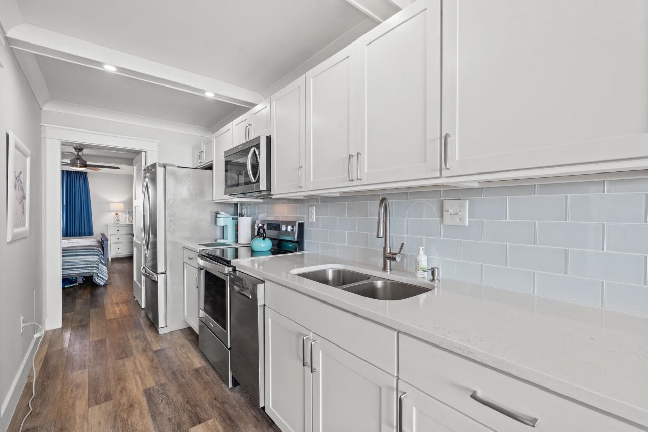 200 76th Ave. N Photo 7