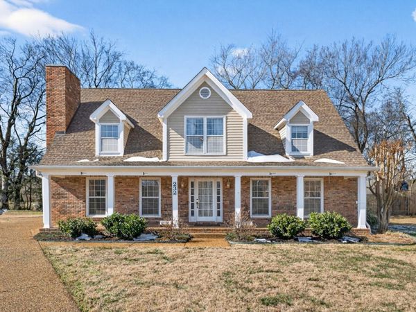 232 Pebble Glen Dr, Franklin, TN 37064