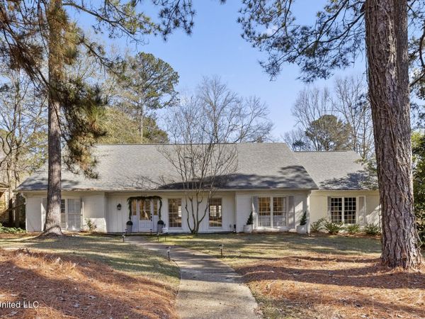 4211 N Honeysuckle Lane, Jackson, MS 39211