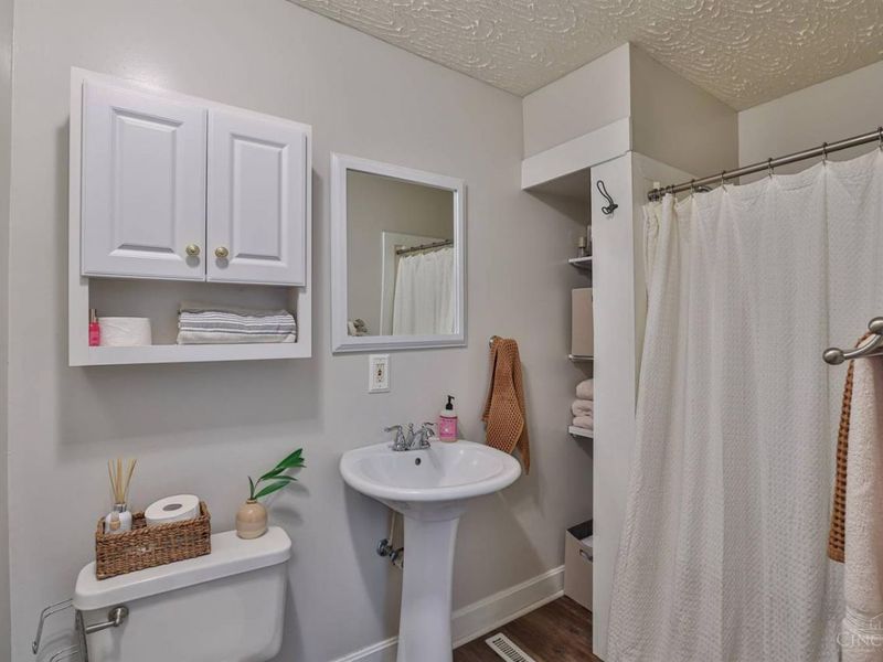 320 McClelland Avenue, Saint Bernard, OH 45217 Photo 10