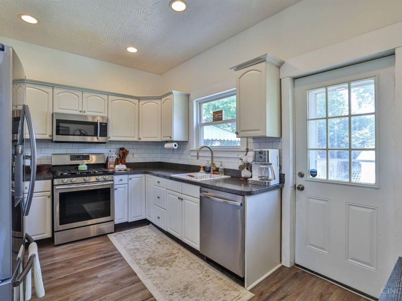 320 McClelland Avenue, Saint Bernard, OH 45217 Photo 8