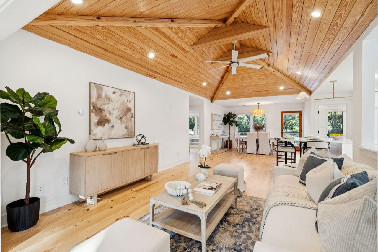 816 Palm Boulevard Photo 12