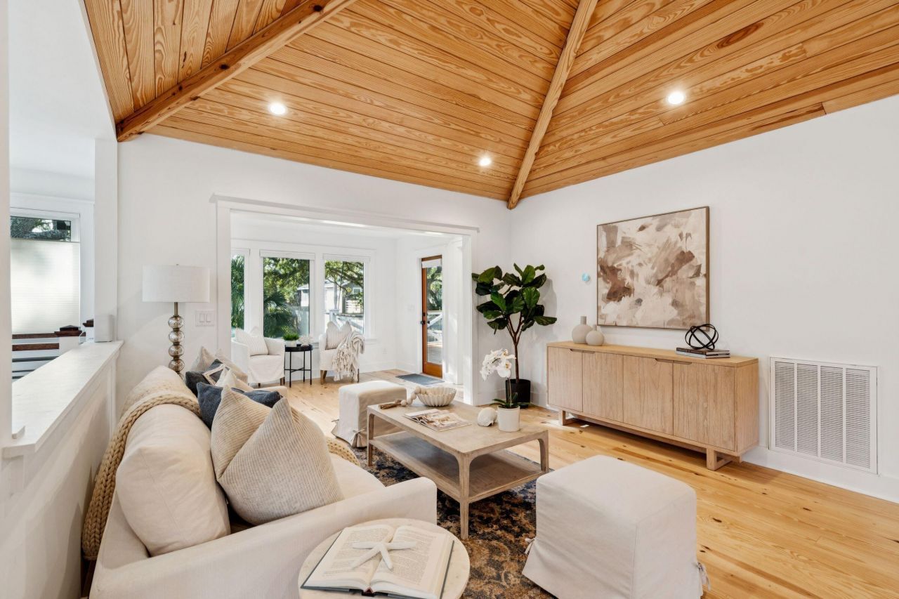 816 Palm Boulevard Photo 16