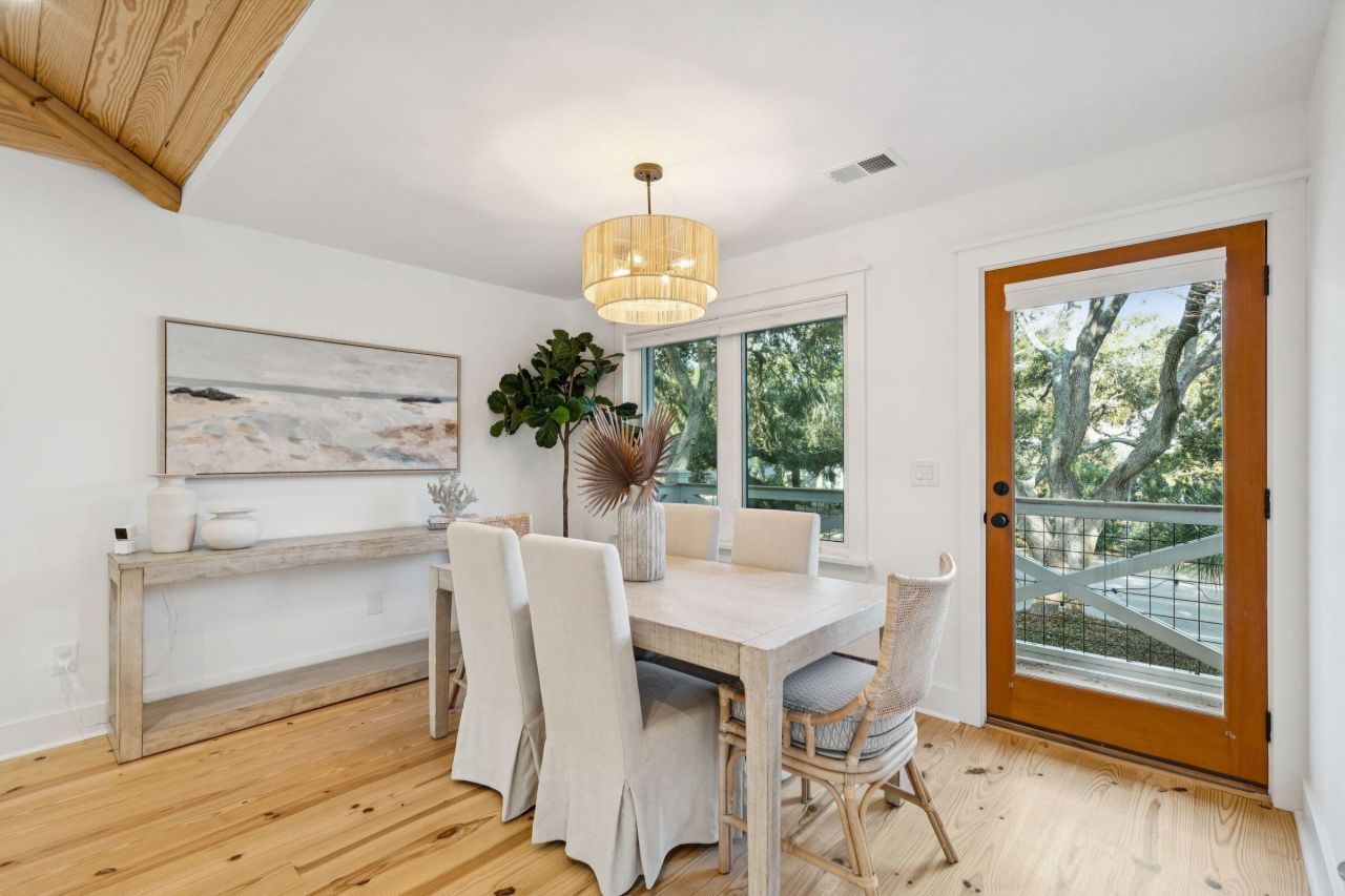 816 Palm Boulevard Photo 32