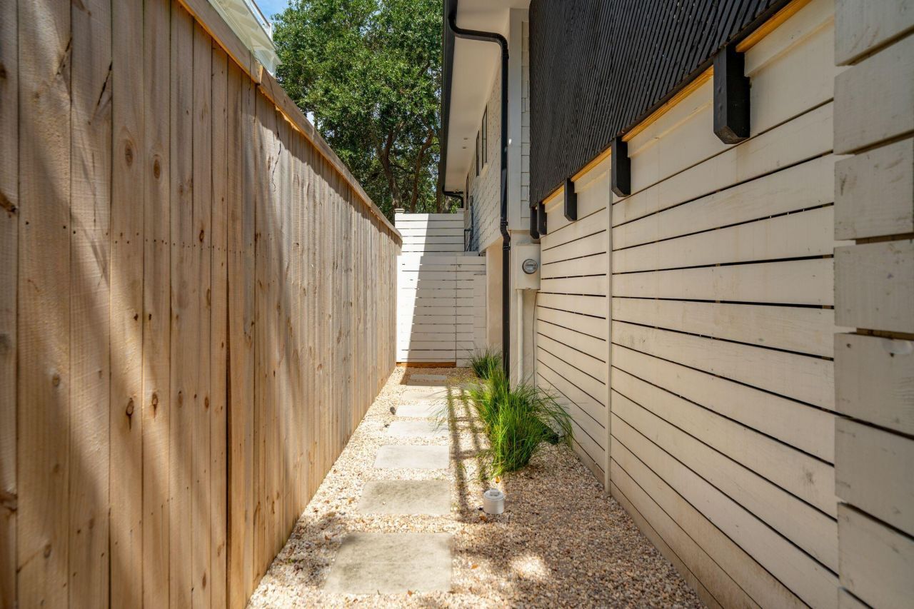 816 Palm Boulevard Photo 74