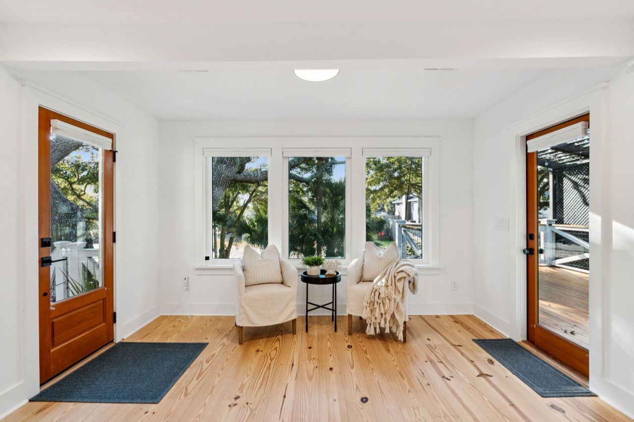 816 Palm Boulevard Photo 9