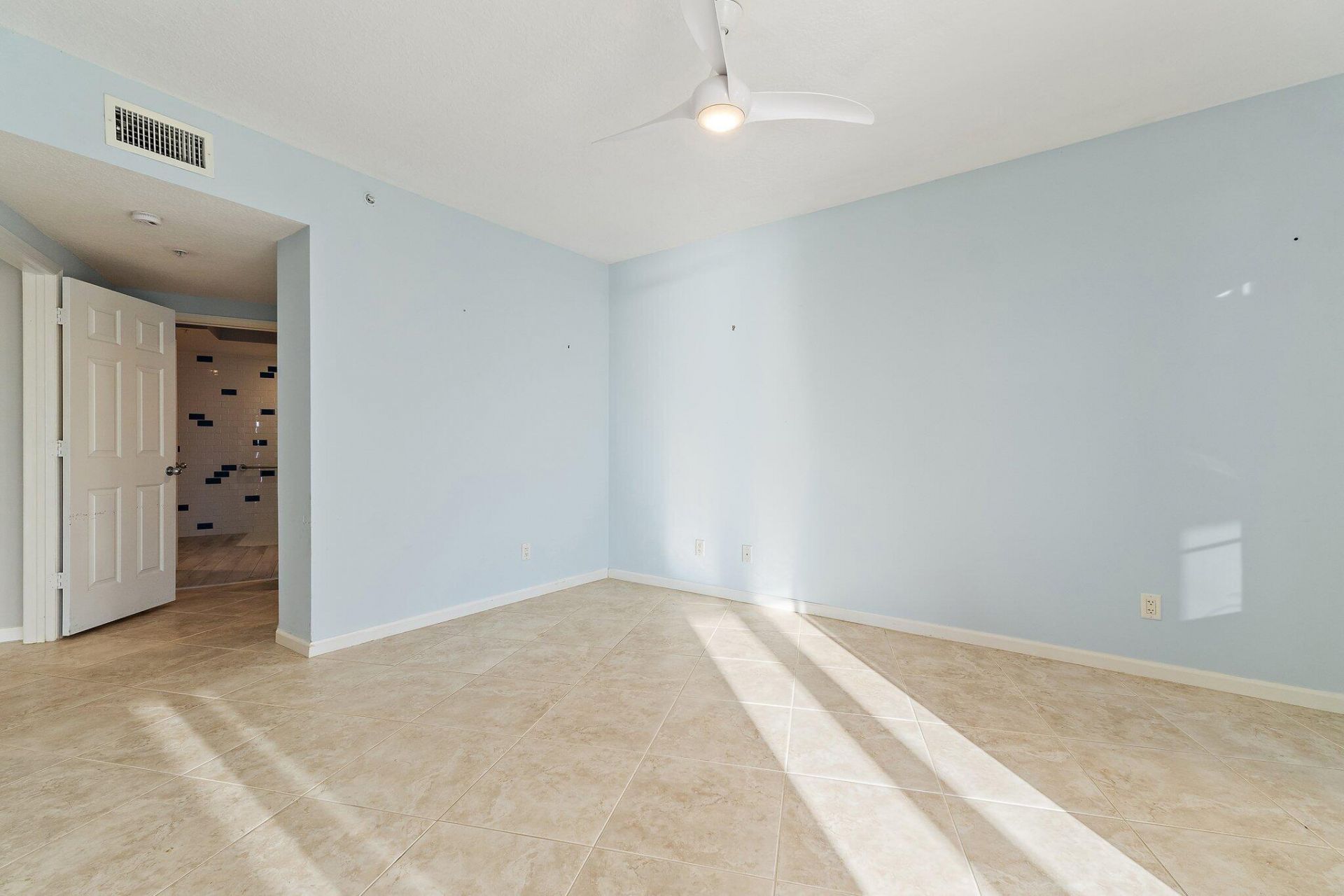 5800 NE Island Cove Way, Unit 2107, Stuart, FL 34996 Photo