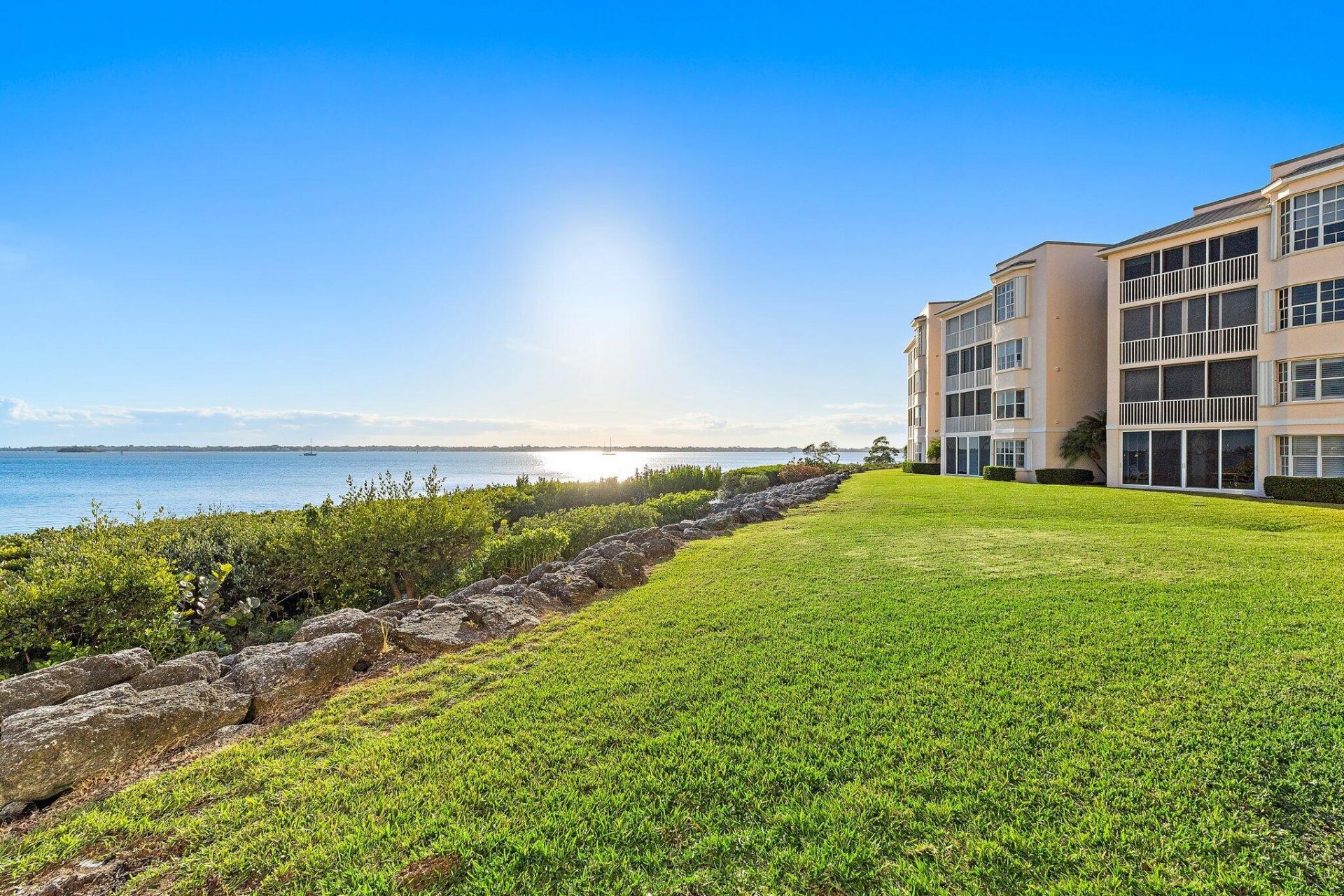5800 NE Island Cove Way, Unit 2107, Stuart, FL 34996 Photo