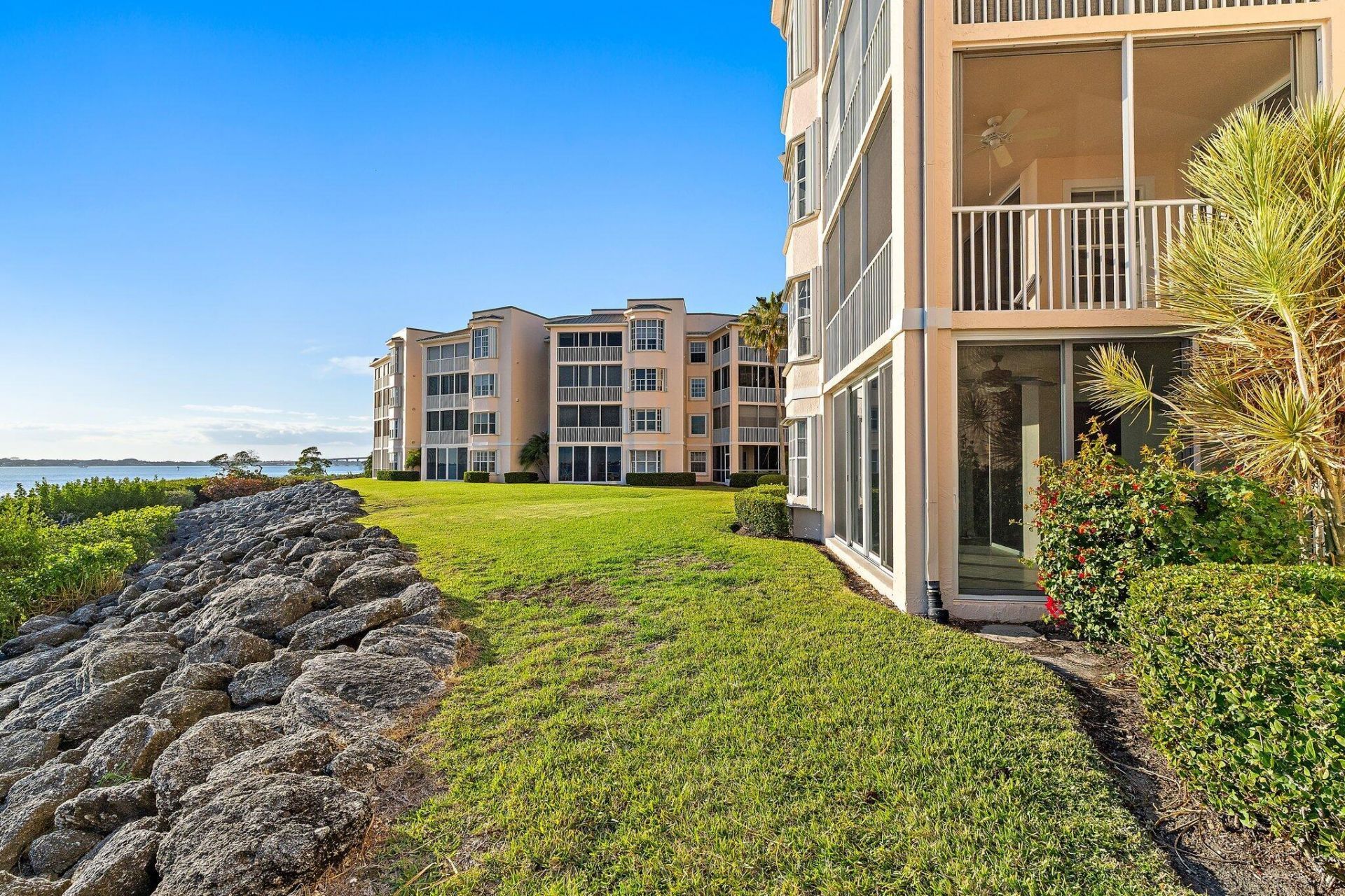 5800 NE Island Cove Way, Unit 2107, Stuart, FL 34996 Photo