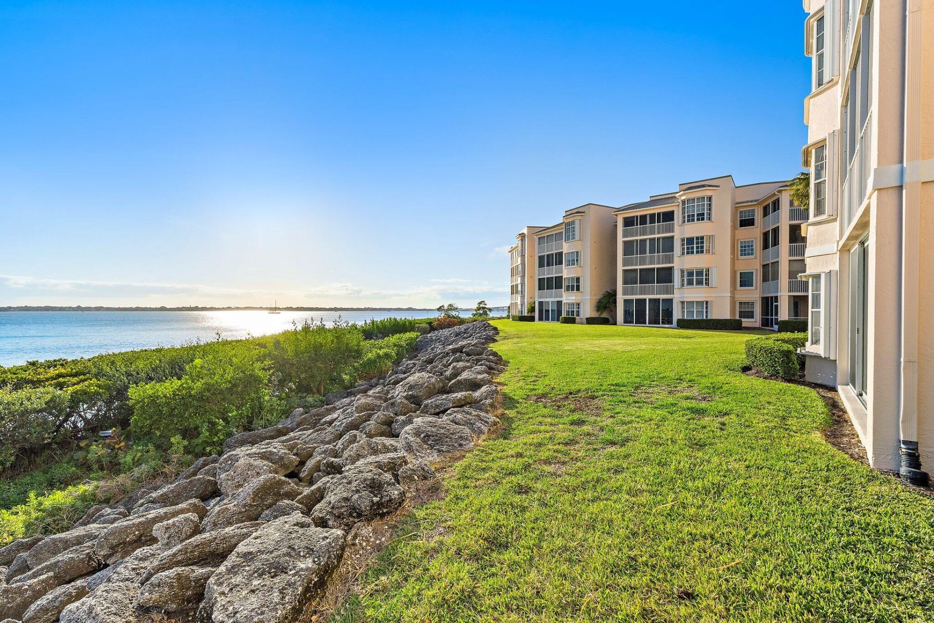 5800 NE Island Cove Way, Unit 2107, Stuart, FL 34996 Photo