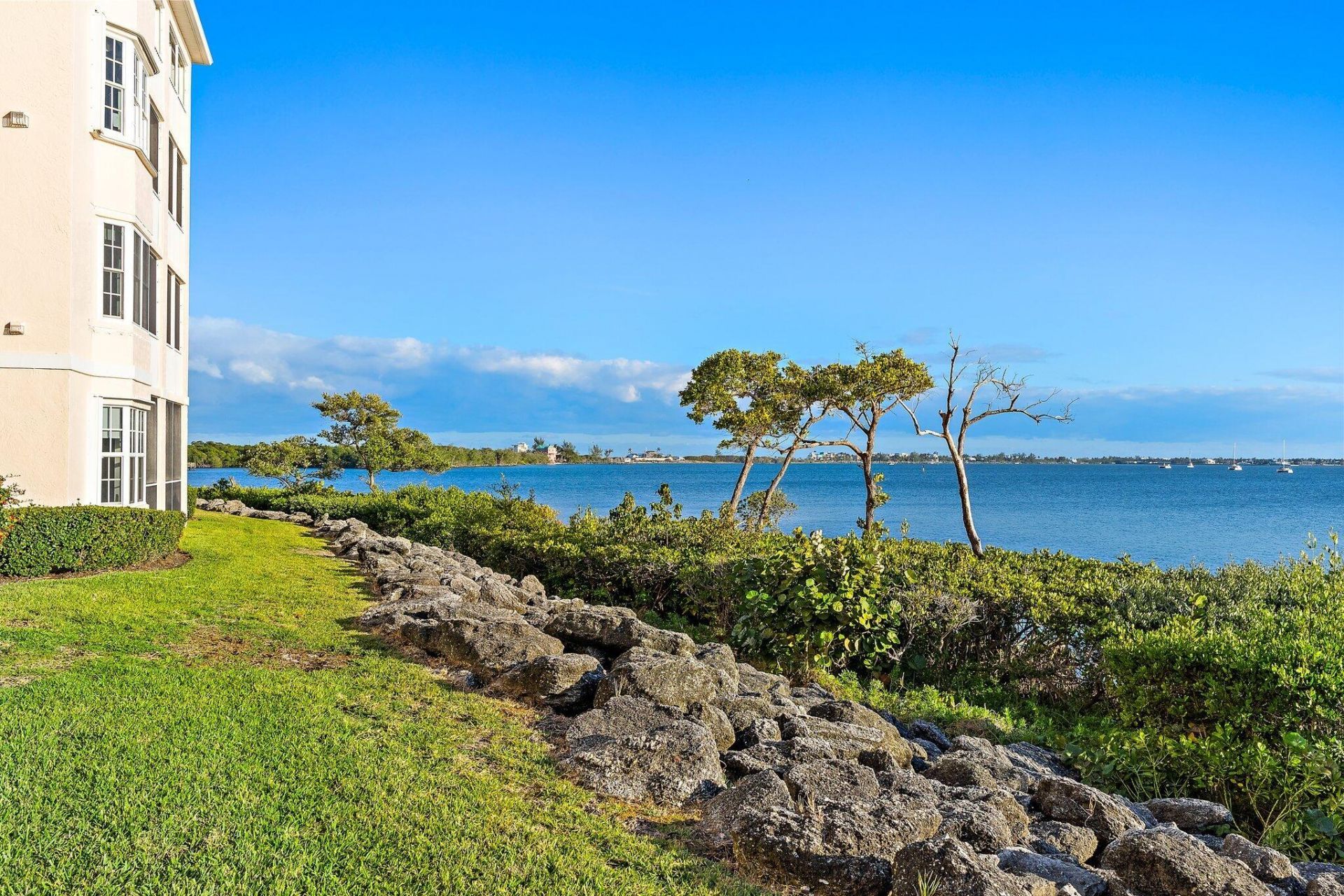 5800 NE Island Cove Way, Unit 2107, Stuart, FL 34996 Photo