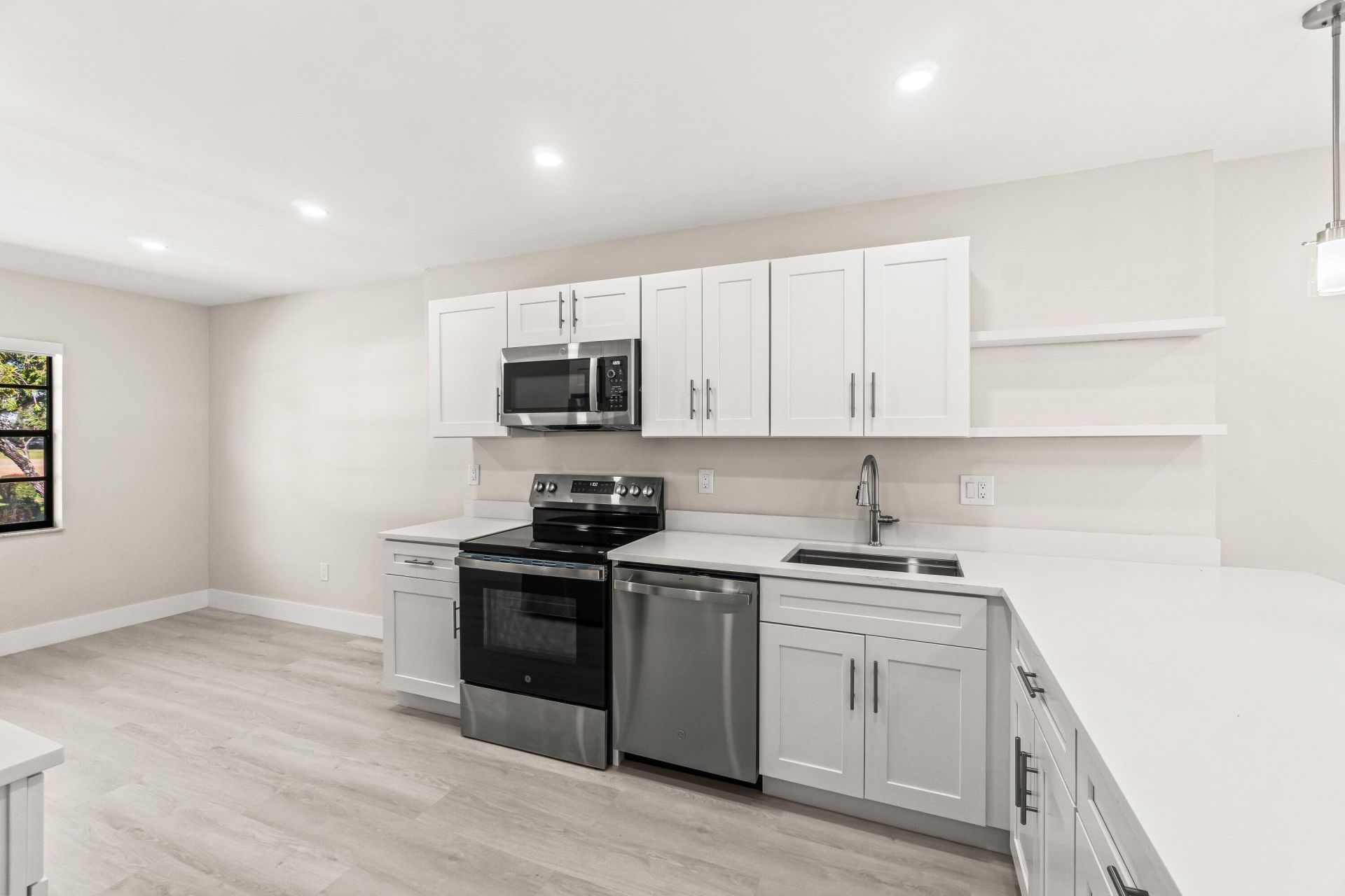 14 Westgate Lane, Unit B, Boynton Beach, FL 33436 Photo