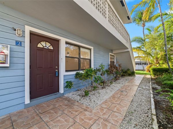 413 SE 16th Street, Unit 4, Fort Lauderdale, FL 33316