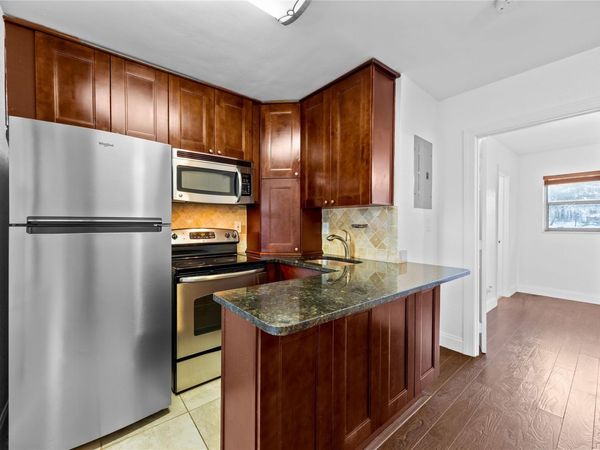 413 SE 16th Street, Unit 4, Fort Lauderdale, FL 33316