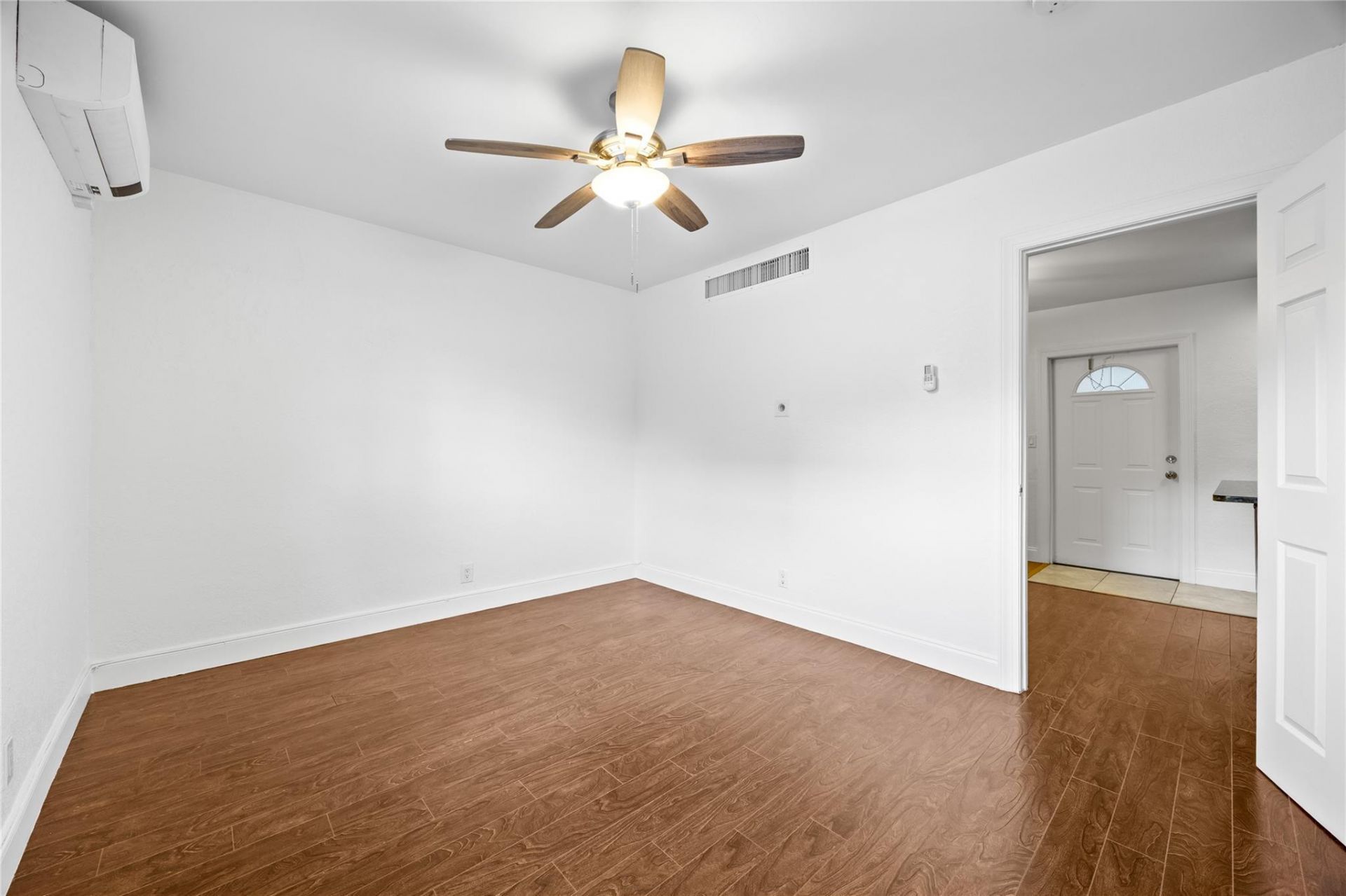 413 SE 16th Street, Unit 4, Fort Lauderdale, FL 33316 Photo