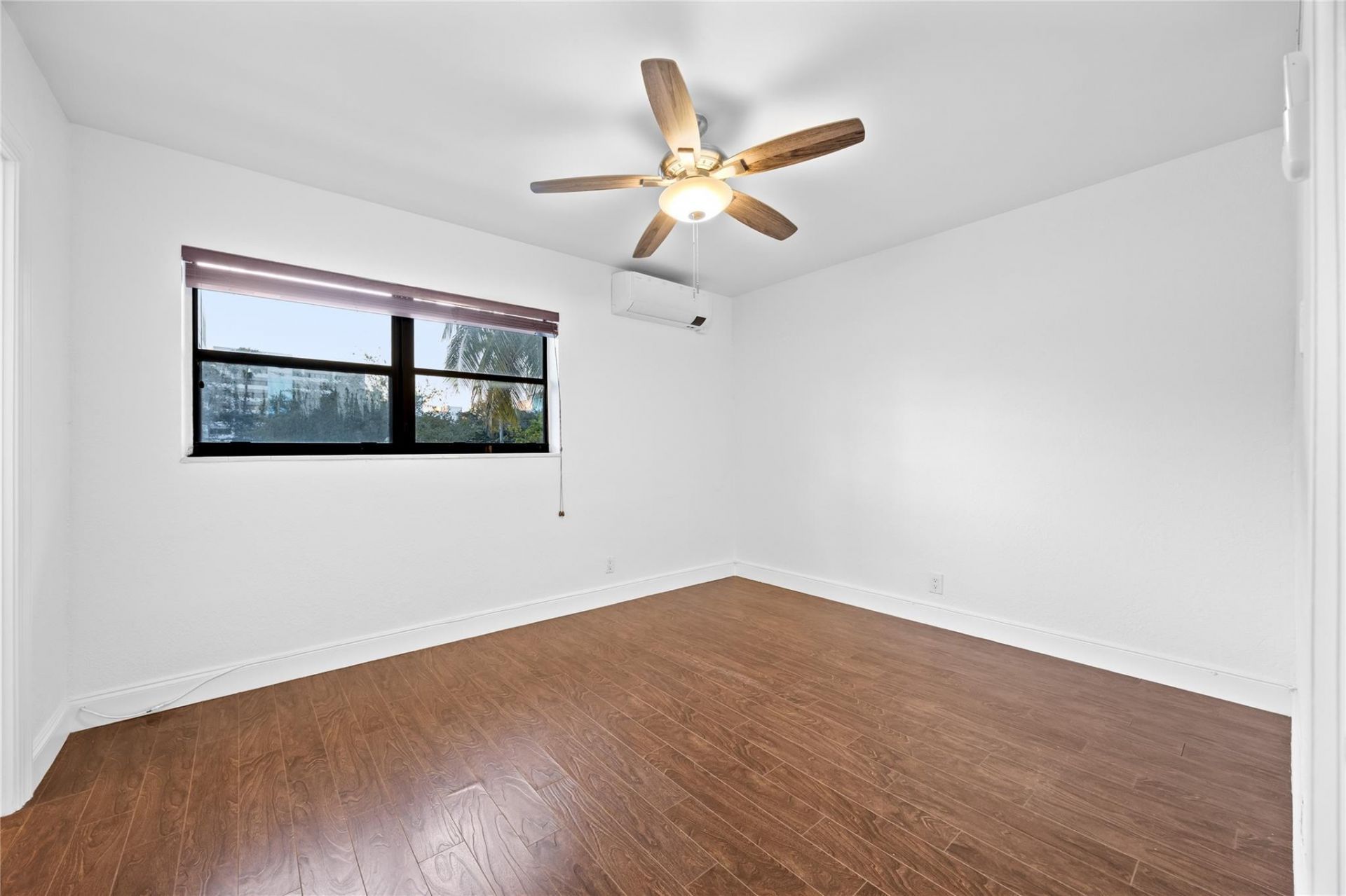 413 SE 16th Street, Unit 4, Fort Lauderdale, FL 33316 Photo