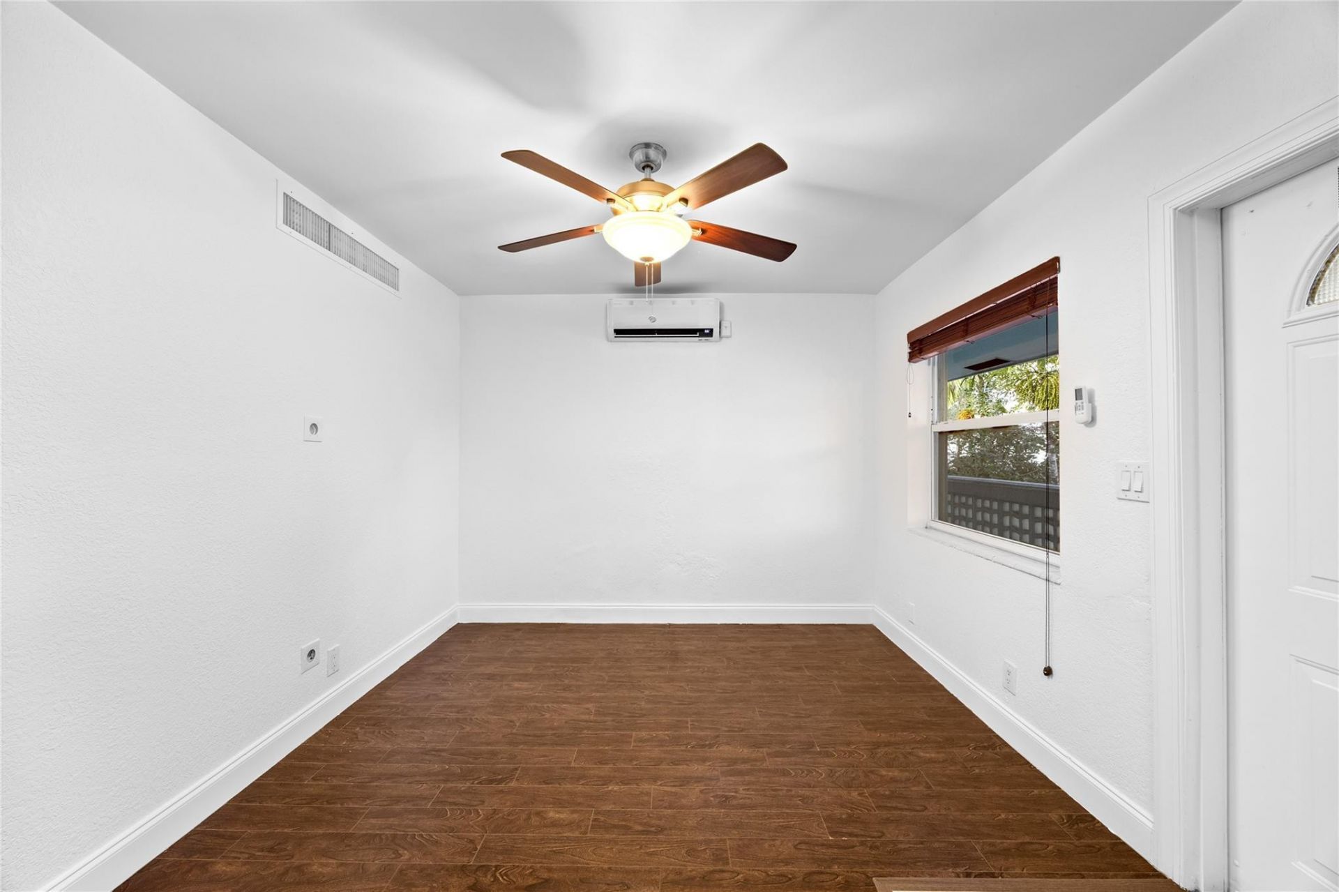 413 SE 16th Street, Unit 4, Fort Lauderdale, FL 33316 Photo