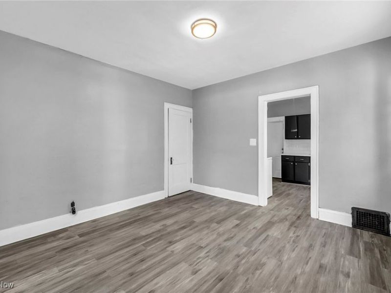 1854 Grantham Road, Cleveland, OH 44112 Photo 13