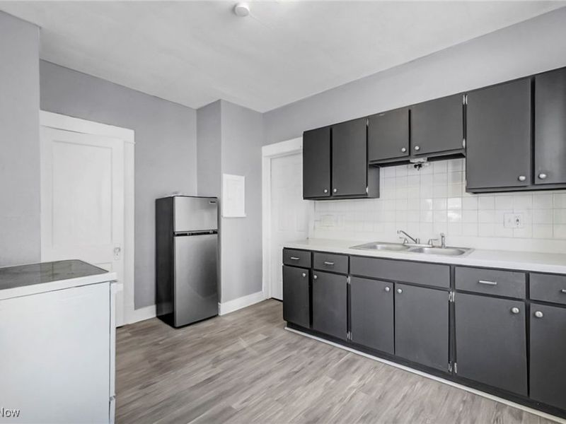 1854 Grantham Road, Cleveland, OH 44112 Photo 15