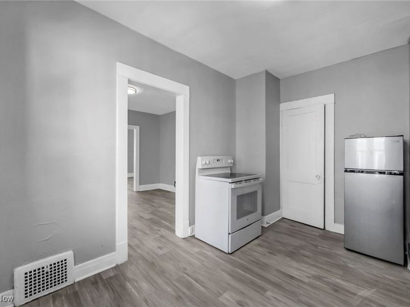 1854 Grantham Road, Cleveland, OH 44112 Photo 17