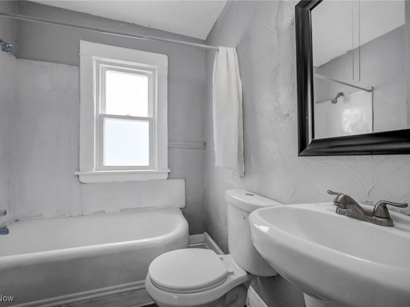 1854 Grantham Road, Cleveland, OH 44112 Photo 19