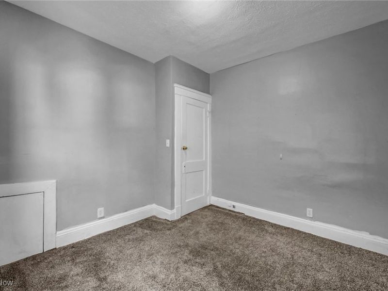 1854 Grantham Road, Cleveland, OH 44112 Photo 37