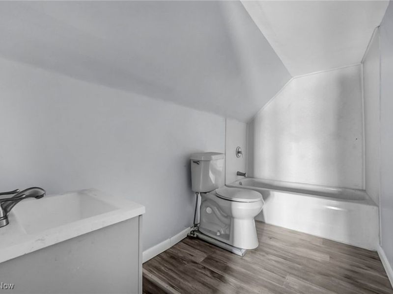 1854 Grantham Road, Cleveland, OH 44112 Photo 39