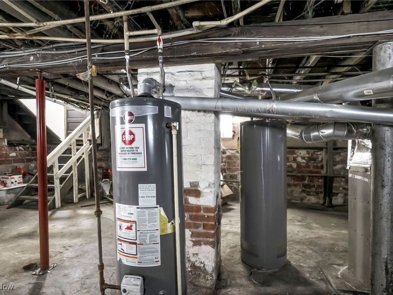 1854 Grantham Road, Cleveland, OH 44112 Photo 43