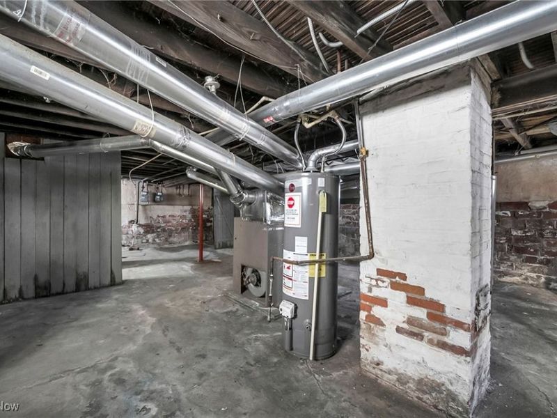 1854 Grantham Road, Cleveland, OH 44112 Photo 45