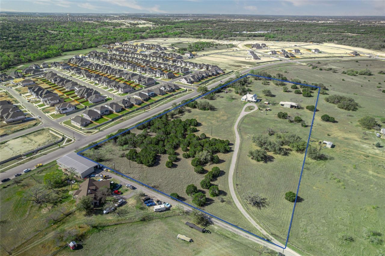 310 Craigen Rd, Liberty Hill, TX 78642 Main Photo