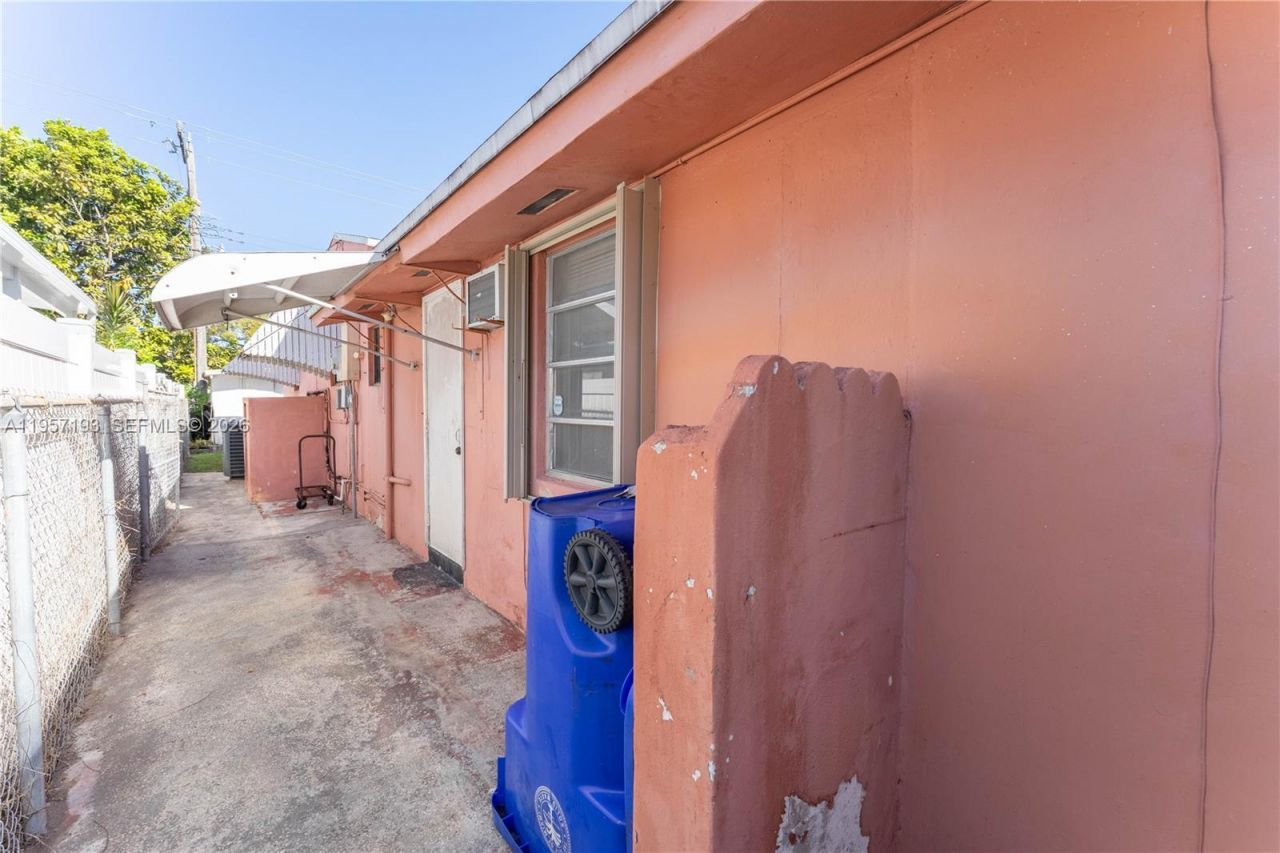 4381 SW 5th Ter, Miami, FL 33134 Photo