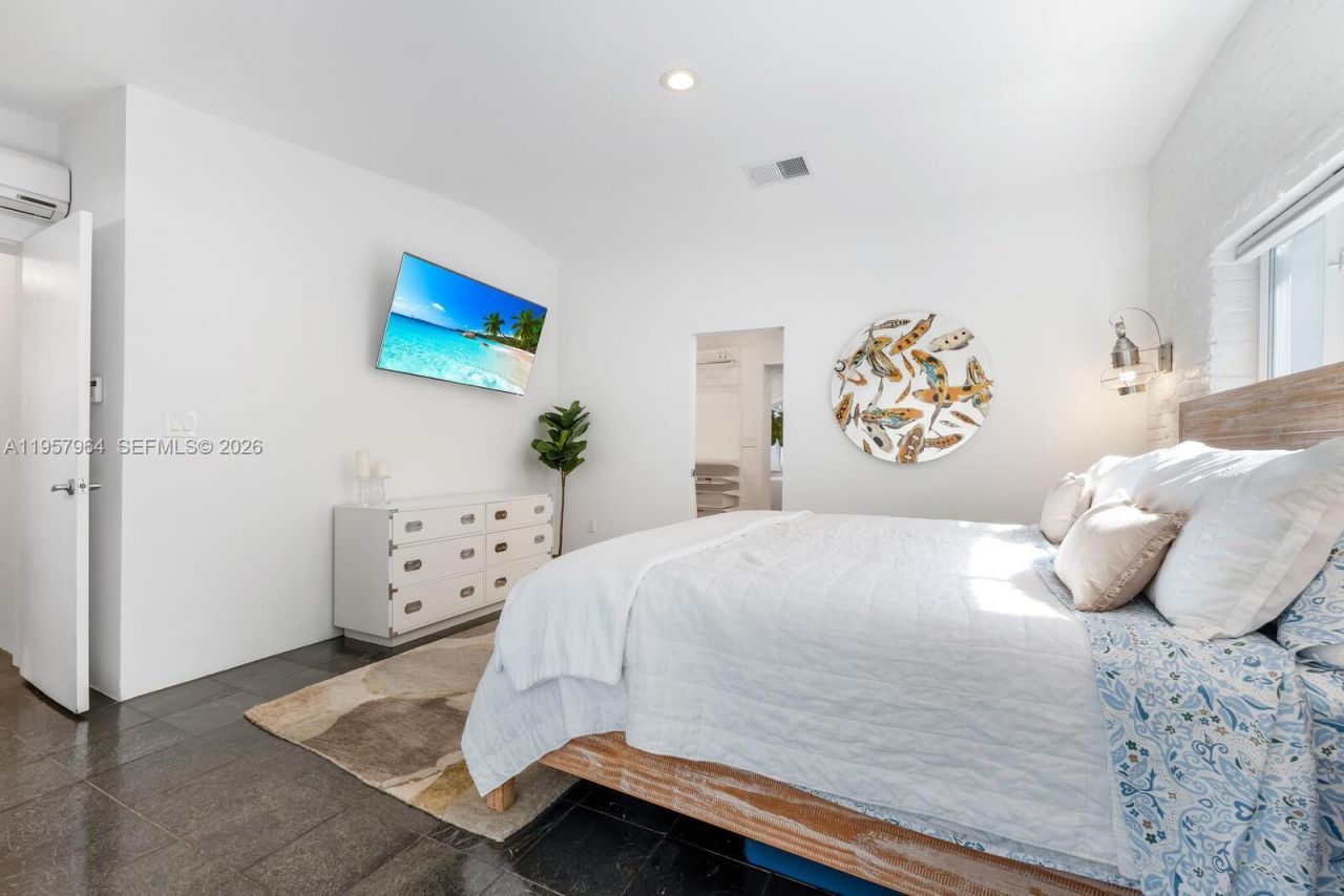 5100 SW 75th St, Miami, FL 33143 Photo