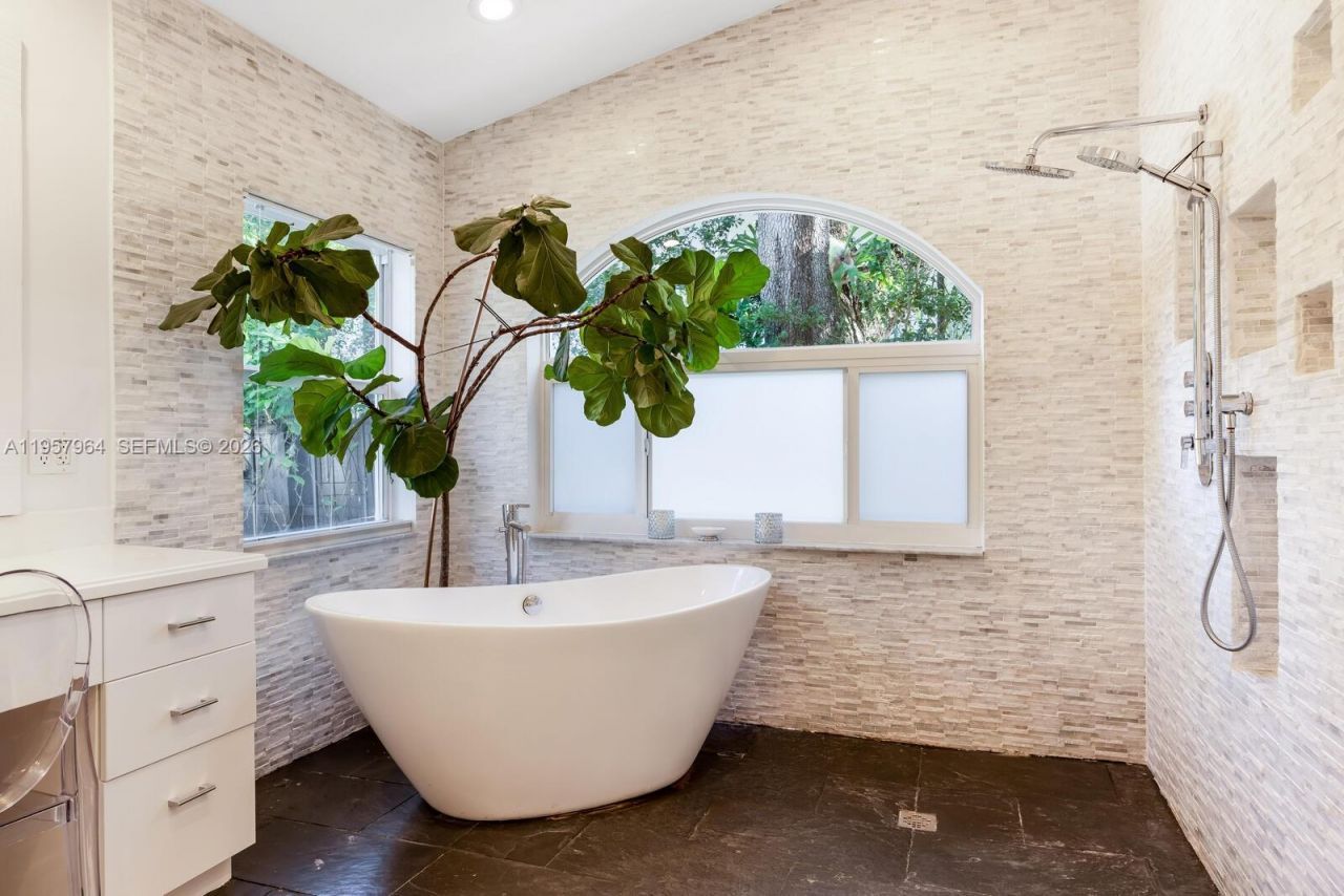 5100 SW 75th St, Miami, FL 33143 Photo