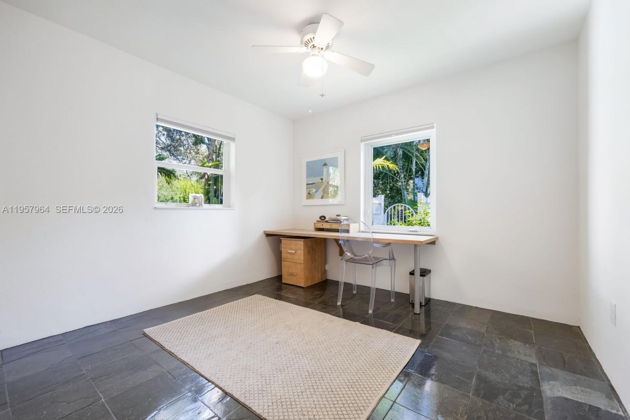 5100 SW 75th St, Miami, FL 33143 Photo