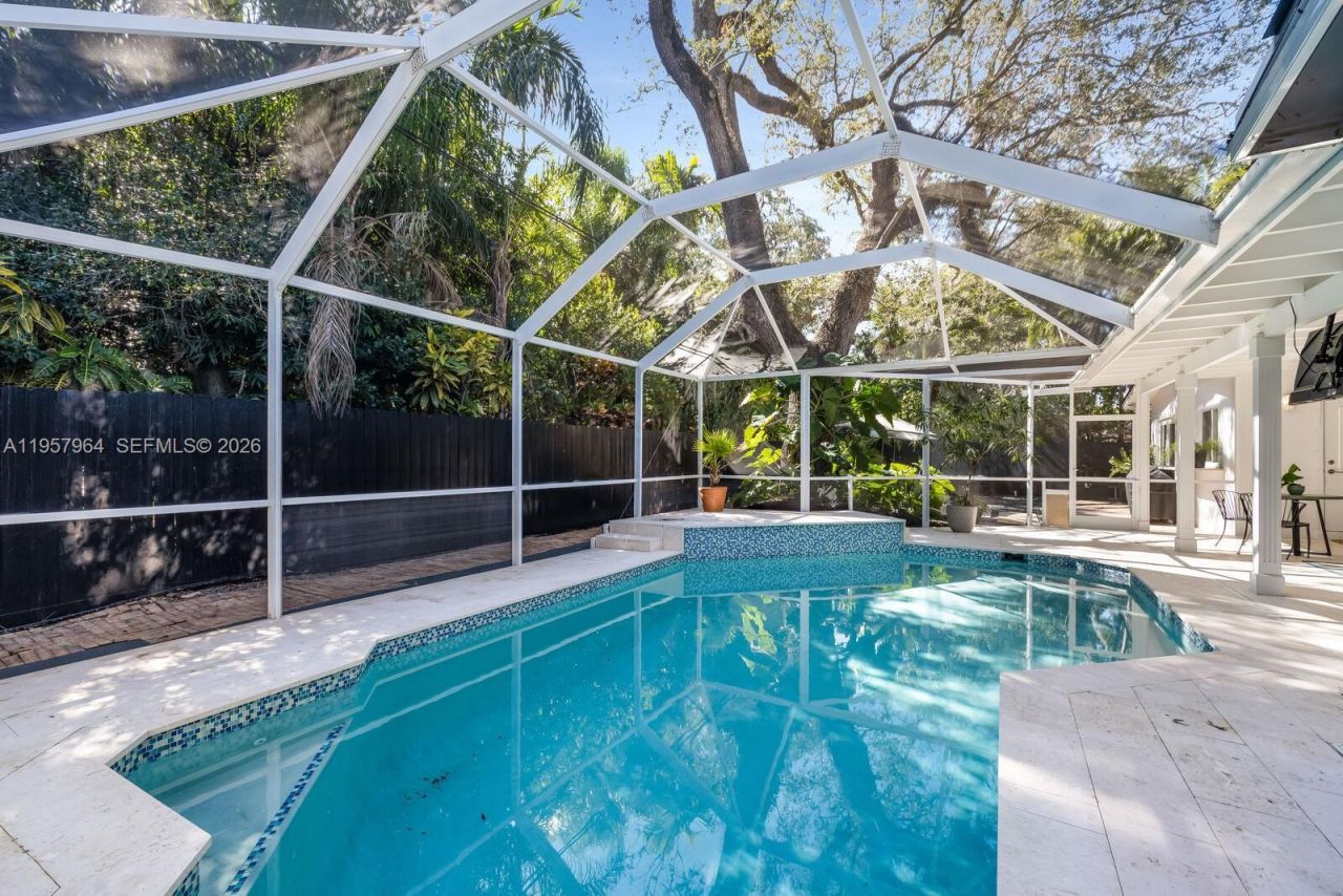 5100 SW 75th St, Miami, FL 33143 Photo